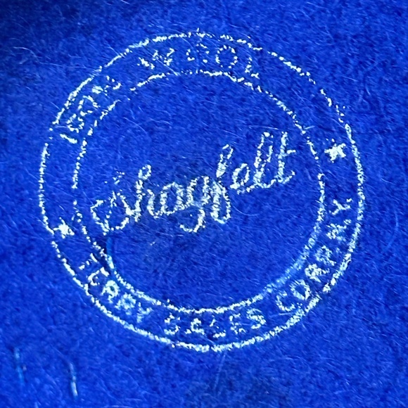 BEAUTIFUL ROYAL BLUE 1960S' FELT "BUCKET " HAT + PURPLE SATIN BAND + BLUE VEIL - Picture 10 of 11